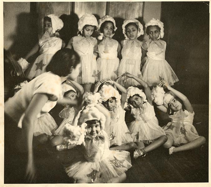 Katherine Dunham with young dancers.