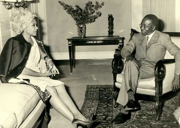 Katherine Dunham with the president of Senegal (1960–1980), Léopold Senghor, 1962.